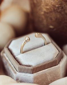 Bague ouverte en or blanc massif 10 carats avec baguette et bague de fiançailles et de mariage en diamant de laboratoire de taille ronde - Product Image 1