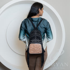 Sac à bandoulière et sac à dos en cuir suédé véritable Western Hand Tooled Boot Stitch Concealed Carry Fringe Crossbody Chest Bag For Womens - Product Image 1