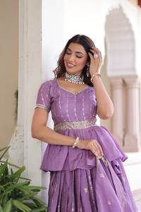 Suministro Directo de Fábrica, Hermoso Lehenga Choli Bordado para Ceremonias Tradicionales de Puja, Disponible para Exportación - Product Image 4