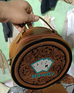 Recién llegado, bolso bandolera de forma redonda de cuero Vintage occidental, mecanizado a mano con tallado Floral, bolsos de lujo a la venta - Product Image 4