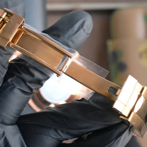 Reloj de Lujo para Hombre de 41 mm con Esfera Azul Cielo Analógica, Detalles de Diamantes Moissanite y Correa de Acero Inoxidable Completamente Engastada - Product Image 5