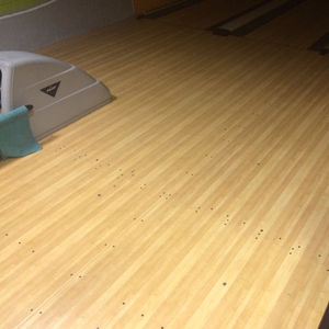 Vente flash : Machine à bowling d'occasion Qubica AMF 90XLi, pistes de pointage, sacs de bowling synthétiques en plastique, état impeccable, certifiée USBC, garantie 3 mois - Product Image 4