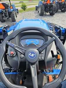 2025 TRACTEUR LS MT226E - Product Image 5