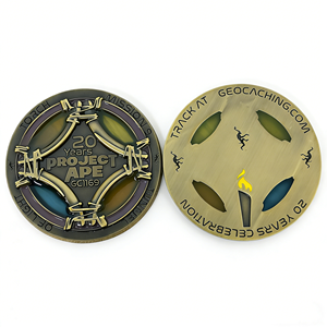 Moneda de desafío de geocaching personalizada, esmaltada translúcida, acabado antiguo, insignia de recuerdo rastreable - Product Image 1