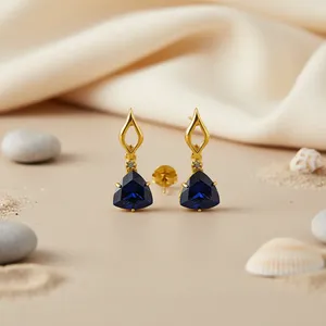 Pendientes de Mujer con Baño de Oro, Diseño de Triángulo con Piedra, Joyería de Moda - Product Image 1