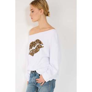 Sweat-shirt quotidien à col à nœud en coton 100% avec imprimé léopard et imprimé lèvres - Product Image 3