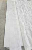 Revêtements muraux extérieurs en marbre blanc de Carrare, design moderne en forme de Z, finition mate naturelle, emboîtables