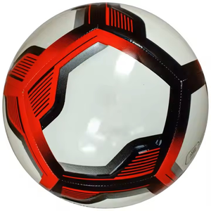 Balón de fútbol de PVC para entrenamiento profesional y tamaño de partido, Fútbol con logotipo personalizado con fabricación de cuero para competición deportiva - Product Image 3