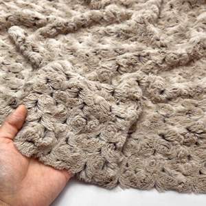 Nouveau 100% Polyester Faux Shaggy Fourrure Crochet En Peluche Tissu Chaîne Tricoté Type pour Peluche Jouets et Vêtements Techniques Non Tissées - Product Image 3