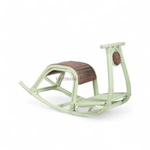 Fauteuil à bascule pour enfants en rotin naturel fait à la main avec une forme d'animal ludique - Product Image 5