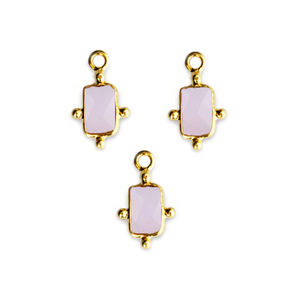 เครื่องรางทรงสี่เหลี่ยมพลอยคาลซิโดนีสีชมพู - Product Image 1