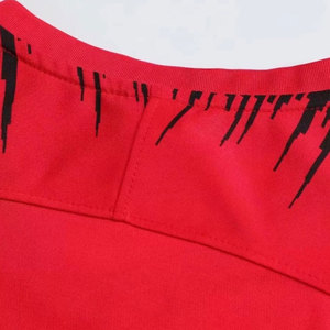 Nuevo diseño de uniforme de fútbol Jersey y conjunto corto Kit de fútbol cómodo de alta calidad Diseño personalizado Logo y tamaño Uniforme de fútbol - Product Image 2