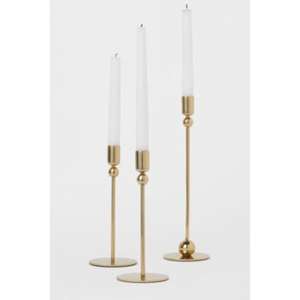 เชิงเทียนทองเหลืองวิกตอเรียที่ไม่ซ้ำกันด้วยการออกแบบโบราณที่หรูหราและรายละเอียดงานฝีมือที่ประณีตสำหรับงานแต่งงาน - Product Image 1