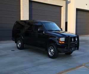 Gran Oferta: Ford Excursion Limited 4x4 2001, Listo para Enviar - Product Image 1