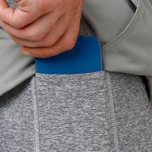Pantalones cortos de correr de secado rápido para hombres, ligeros y flexibles, diseñados para un máximo rendimiento durante actividades deportivas y de fitness - Product Image 4