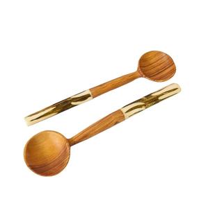 Cuchara y Tenedor para Servir Ensaladas de Metal Clásico, Cubiertos de Estilo Único para el Hogar y Hoteles, Servidor de Ensaladas con Mango de Madera - Product Image 4