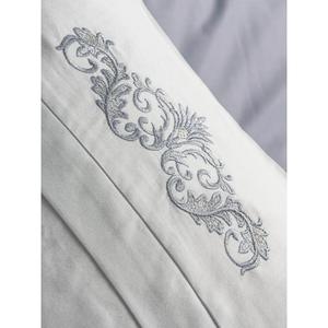 Juego de funda nórdica de satén doble bordado con caja de algodón gris Bianna - Product Image 3