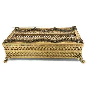 Elegante Portapañuelos de Latón con Detalles de Inspiración Antigua y Elementos Hechos a Mano, Perfecto para Agregar Encanto - Product Image 3