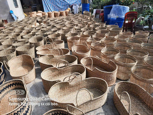 Cuna de bebé respetuosa con el medio ambiente hecha de hierba de juncia vietnamita natural producto agrícola - Product Image 3