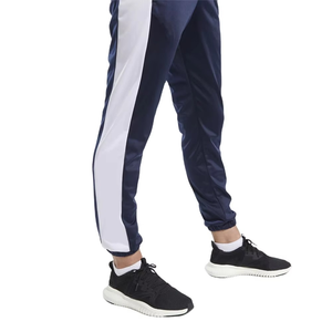 Hot Selling Lightweight High Street Women's Winter Tracksuits Custom Designed Hooded Sets with Loose Fit - Product Image 5