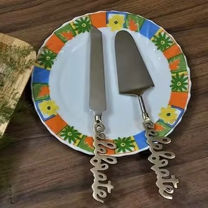 Juego de servidor de pastel de latón vid floral intrincada elegante mango chapado en oro cubiertos de boda o celebración - Product Image 6