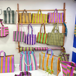 Bolsa de almacenamiento de nailon reutilizable ecológica, bolsas de playa de plástico reciclado tejido a rayas con cremallera RPET, estilo de moda hecho en La India - Product Image 1