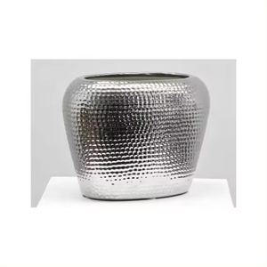 Vajilla decorativa hecha a mano, maceta y maceta, florero de estilo moderno niquelado, diseño martillado para decoración de la casa - Product Image 1