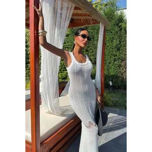 Robe en dentelle Romina à queue de poisson 2762, parfaite comme cache-maillot de bain chic pour femme - Product Image 2