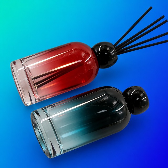 Wholesale 150ml Empty Glass Reed Diffuser Bottle with Cork Lid for Aromatherapy Essential Oil Home Fragrance