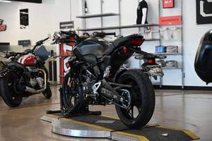 LIVRAISON RAPIDE Moto Honda CB300R ABS 286cc <span class=keywords><strong>Neo</strong></span> Sports <span class=keywords><strong>Caf</strong></span>é 2023, Moto de rue légère avec système de freinage antiblocage - Product Image 2