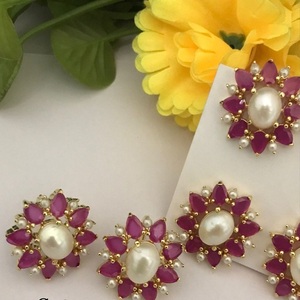 ต่างหูอินเทรนด์คุณภาพดีที่สุดต่างหูมุกแท้เครื่องประดับแฟชั่นสำหรับงานแต่งงานและงานปาร์ตี้สำหรับผู้หญิงและเด็กผู้หญิง - Product Image 1