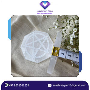 แท่นชาร์จเซเลไนต์ทรงแปดเหลี่ยมพร้อมดีไซน์รูปห้าเหลี่ยมแผ่นทำความสะอาดพลังงานสำหรับการชาร์จคริสตัลและจิตวิญญาณ - Product Image 6