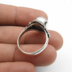 Bague en argent sterling 925 massif de qualité supérieure avec pierre précieuse personnalisée en pierre de lune arc-en-ciel de forme ovale, parfaite pour les filles et les garçons - Product Image 2
