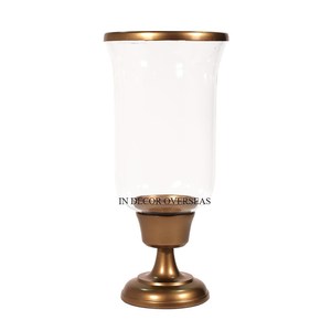 Motif à la mode arrivée métal plaqué or cadre de conception Unique et verre clair ouragan bougeoir Table pièce maîtresse décor - Product Image 2