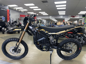 Motocicleta eléctrica todoterreno Sur Ron Ultra Bee completamente negra - Product Image 3