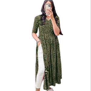 Fancy Rayon Bandhani Print Design Ladies Nair a Cut Kurtis Colección de ropa india y pakistaní para mujeres - Product Image 1