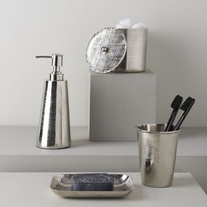 Dispensador de Jabón de Metal Clásico para Decoración de Baños Tradicionales que Combina un Estilo Atemporal con una Durabilidad Moderna - Product Image 6