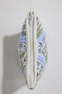 Sac imprimé à la main avec un riche travail d'impression culturelle, conçu pour un transport quotidien confortable, un usage quotidien et un choix de cadeau - Product Image 4