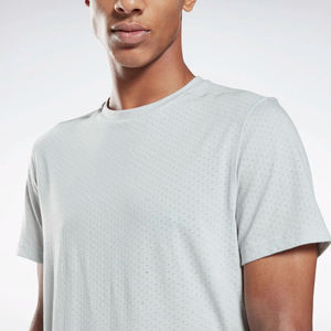 T-shirt décontracté en jersey de coton de luxe, grande taille, nouveau design personnalisé, coupe ample, épaules légèrement tombantes, impression sérigraphique unie - Product Image 2