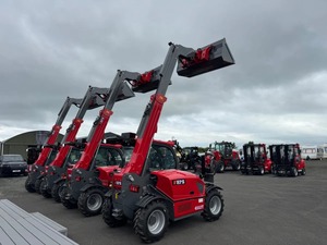 Red Rough Terrain Telehandler 4512T Diesel <b>Forklift</b> Loader 1500kg Payload Heated Cabin for Construction - Product Image 2