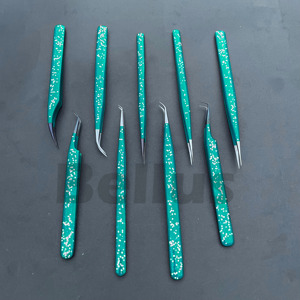 Pinzas de pestañas de textura personalizada para extensiones de pestañas con recubrimiento de agarre moteado diseñado con precisión de acero inoxidable - Product Image 4