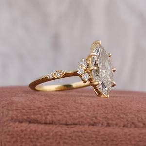 Anillo de compromiso de diamante Marquesa Anillo de aniversario de diamante cultivado en laboratorio genuino Anillo de propuesta para ella Ajuste de punta de 8 garras - Product Image 5