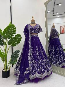 Grand Affair Brodé Mariage Lehenga Vêtements Indiens et Pakistanais - Product Image 3