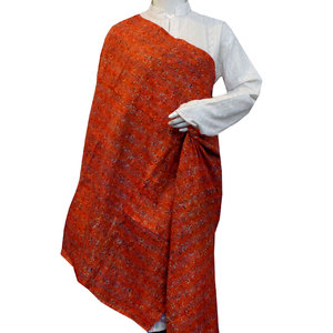 Écharpes imprimées de fabrication indienne Roopantaran, design élégant, fabriquées à la main, en coton Kantha de haute qualité, écharpes en soie réversibles, en solde - Product Image 4