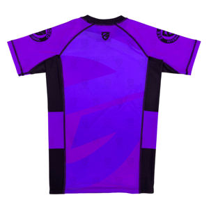 เสื้อแรชการ์ด OEM สั่งทำได้ ขายดี ยืดหยุ่นได้ พิมพ์ลายแบบซับลิเมชั่น ทรงทันสมัย คอกลม แขนสั้น ป้องกันรังสียูวี 50 ระบายอากาศได้ดี แห้งเร็ว - Product Image 2