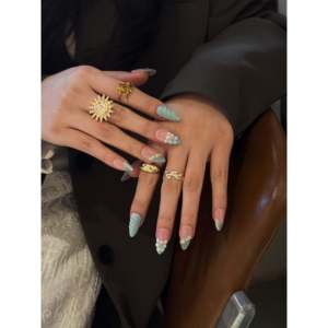 Sage Whisper Bloom - Arte de Uñas Postizas - Product Image 4