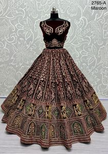 Lehenga choli กำมะหยี่ที่มีคุณภาพดีเยี่ยมพร้อมด้วย dupatta เย็บปักสำหรับงานหนัก - Product Image 2