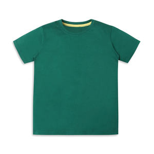 Camiseta sólida de diseño moderno para niños con corte moderno y aspecto clásico adecuada para salidas informales y reuniones familiares - Product Image 2