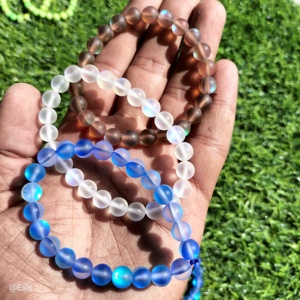 Vente en gros de bracelets de guérison avec cristaux naturels personnalisés Matt Aura Bracelets colorés ajustables en cristal unisexe Art Reiki Style - Product Image 1