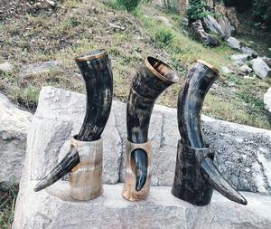 Meilleure qualité buffle/boeuf corne à boire/naturel Viking tasse à boire pour moulage jante en laiton avec support en corne à vendre - Product Image 6